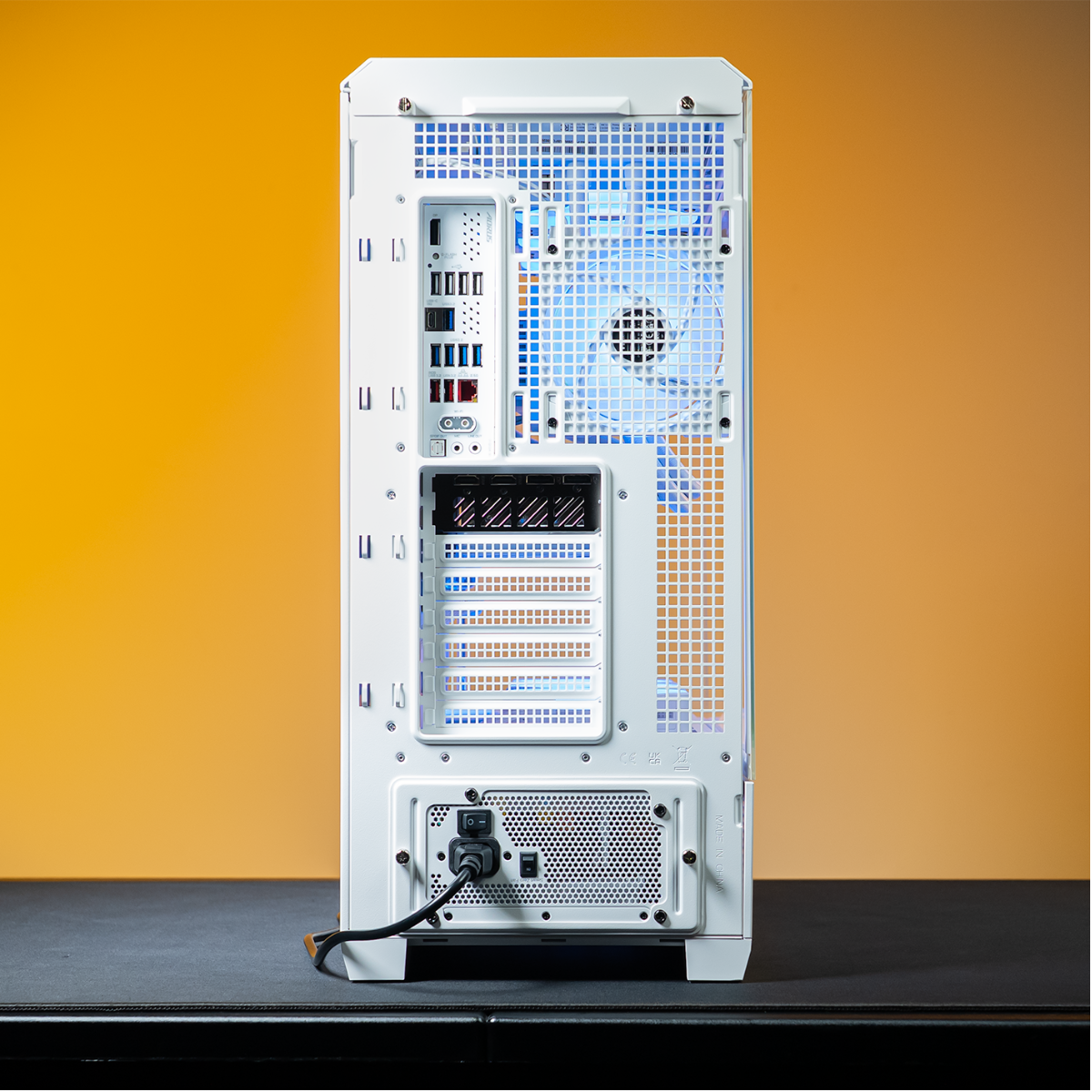 Mwave x Thermaltake View Ice Gaming PC - Ryzen 5 9600X / RX 9070 XT / Snow