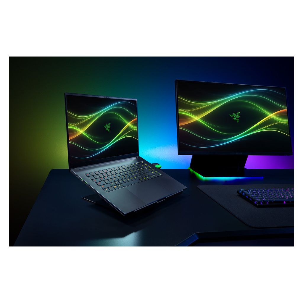 Razer Blade 16 16" QHD+ OLED Gaming Laptop - U9 386H 64GB 1TB RTX5080 W11H