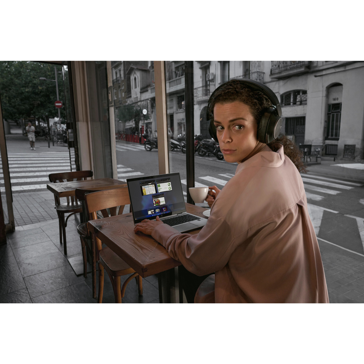 HP EliteBook 8 G1i 13" WUXGA AI Laptop - Core Ultra 7-255U 16GB 512GB Touch W11 PRO(BQ4D7PT) - 8