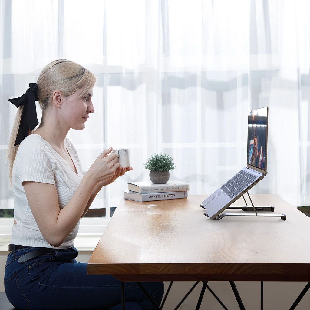 j5create JTS223 Laptop Stand With USB 4-Port Hub(JTS223) - 10