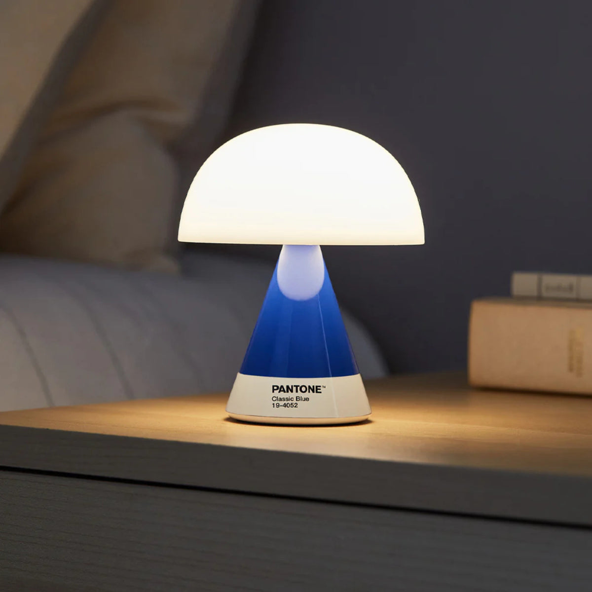 Lexon Mina M Medium Portable Led Lamp PANTONE - Classic Blue(LD-LH64PT-B) - 3