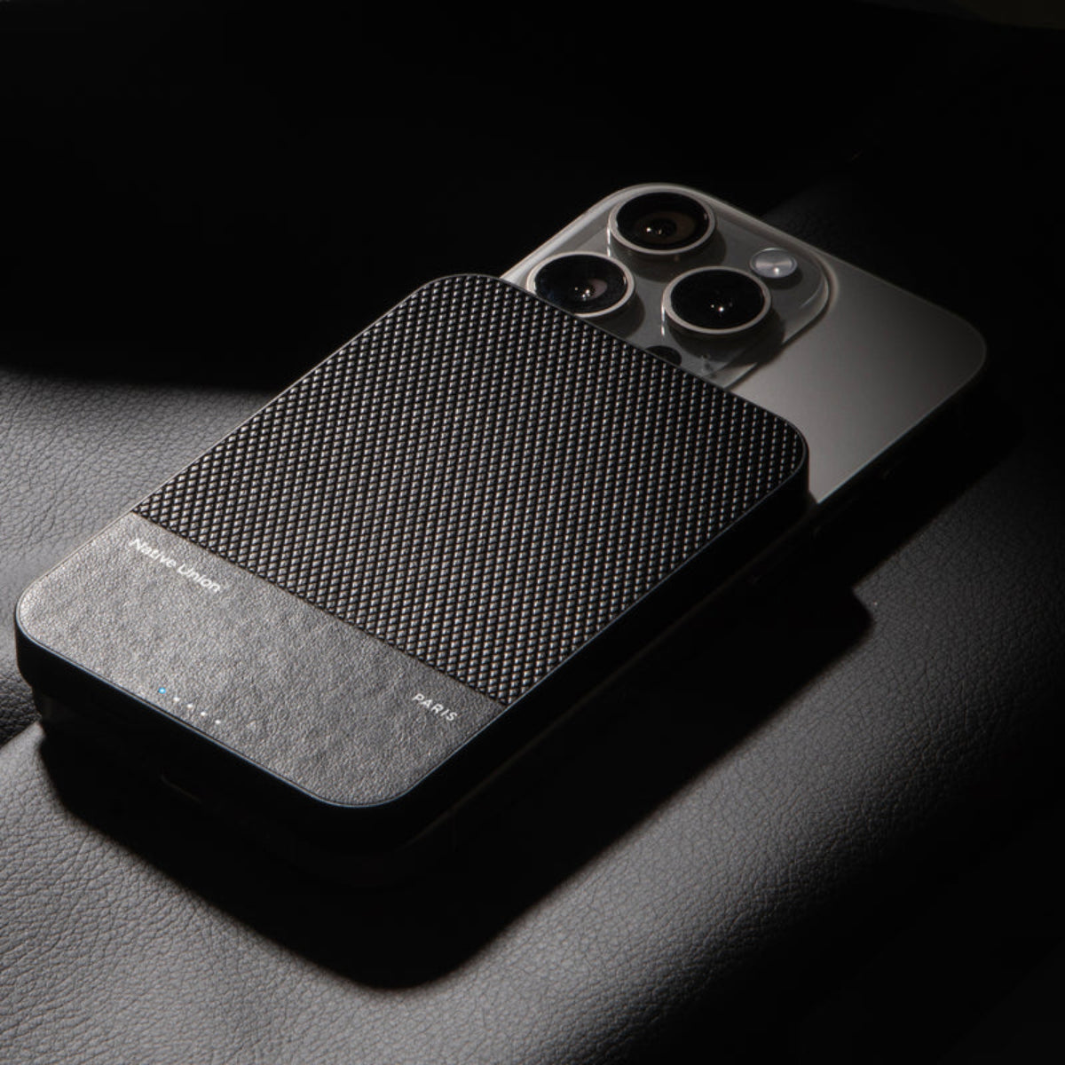 Native Union (Re)Classic 5000mAh Qi2 Power Bank - Black(PB-5KMS-BLK-Q2) - 4