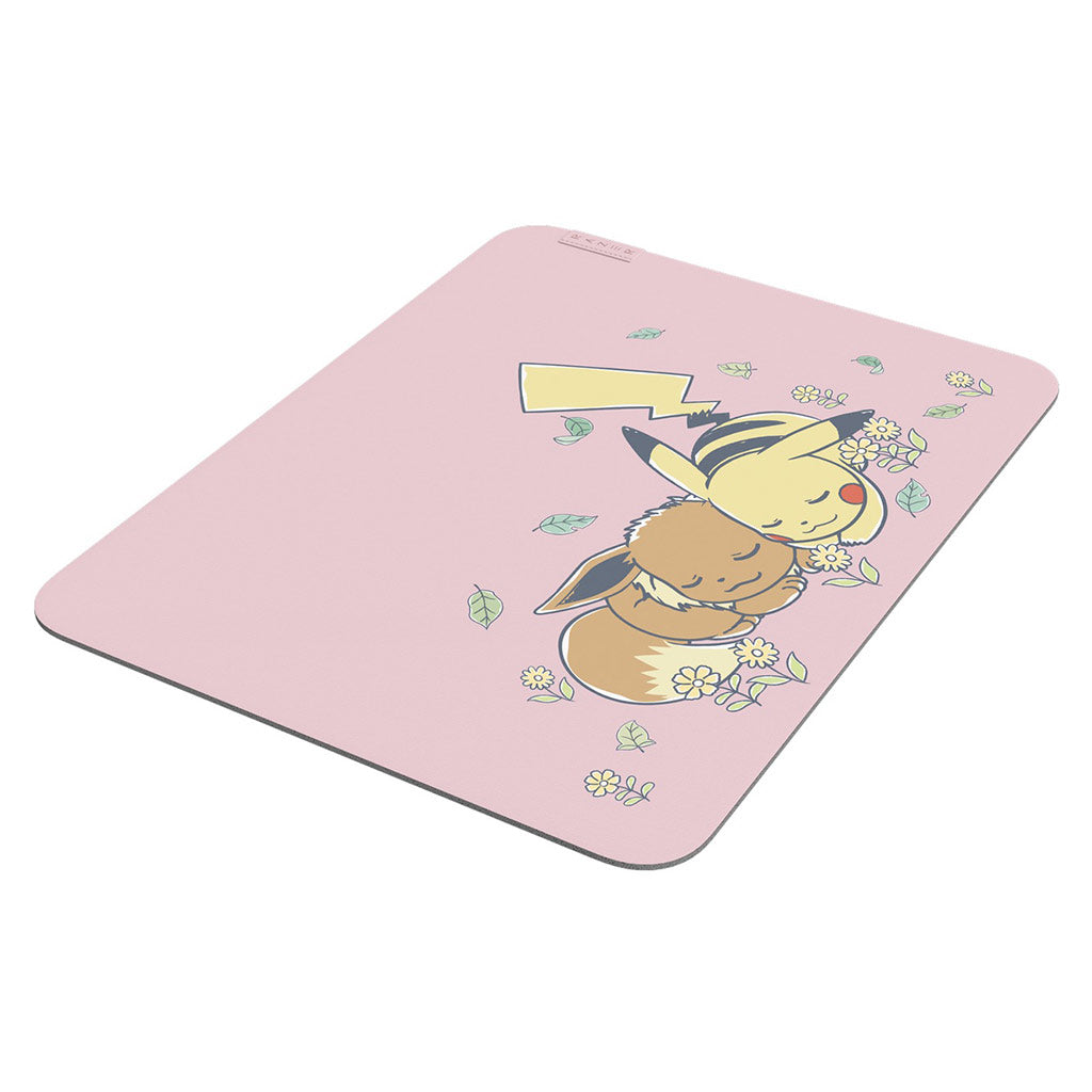 Razer Gigantus V2 Soft Gaming Mouse Mat Medium - Pikachu/Eevee Edition(RZ02-03334900) - 3